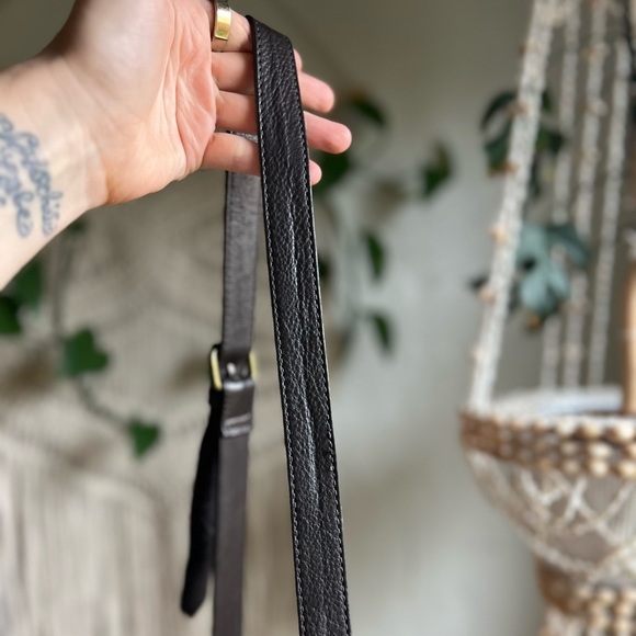 Frye & Co. Brown Leather Floral Embossed Bucket Bag Drawstring Crossbody Purse - Picture 8 of 15